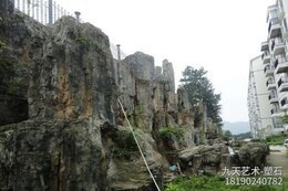 塑石假山護(hù)坡